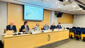 De izda. a dcha.: Javier Parra, Miguel Alfonso Pasqual, Marga Cerro, Ricardo de la Encarnación, Javier Jordán de Urríes y Enrique Alberto Maya