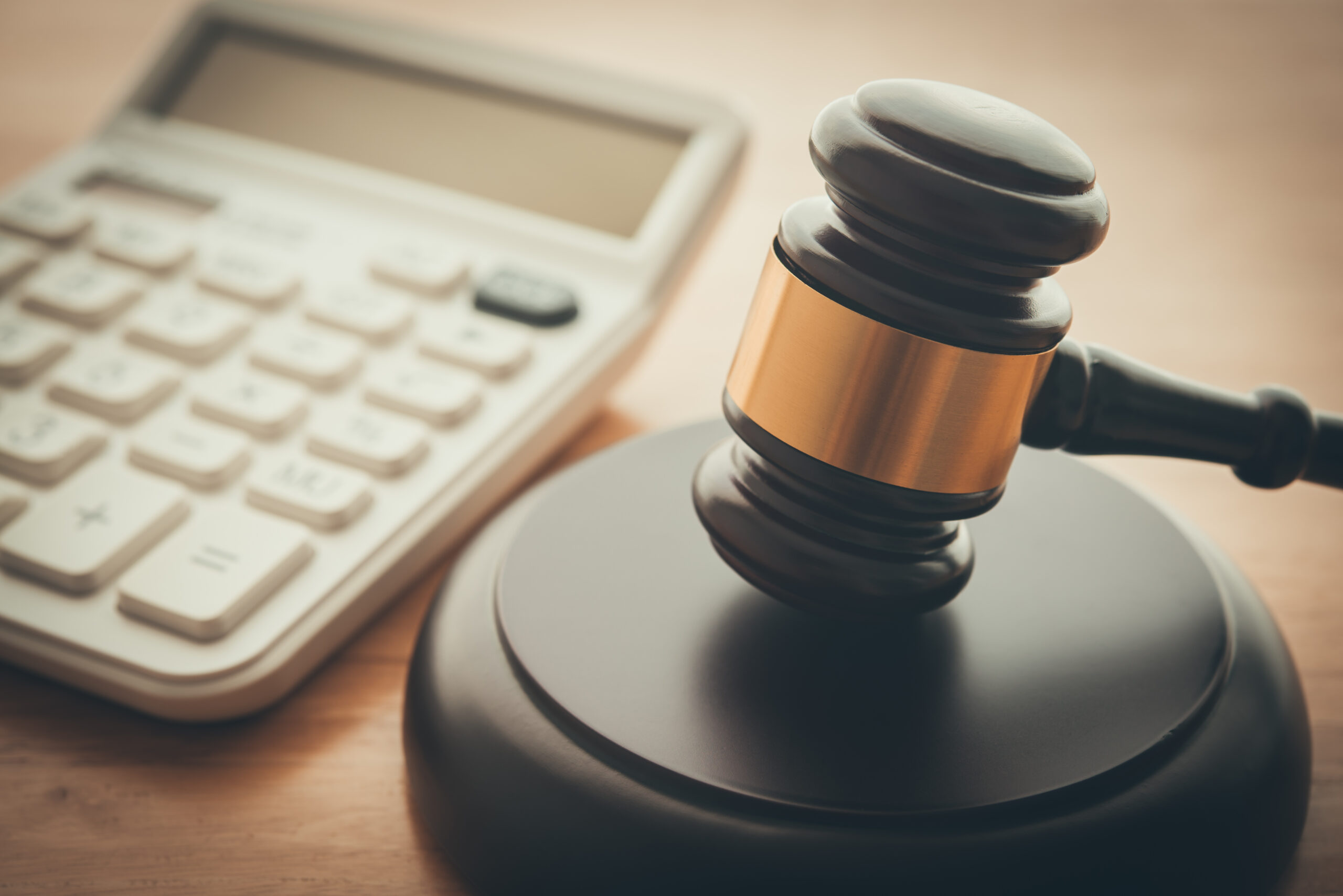 Abogados y “la calculadora 988” del ministerio