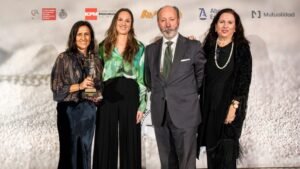 Isabel Perelló, Mª Emilia Adán, Iberdrola, el ISDE y Registradores, premios Confilegal 2025