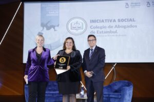 Ezgi Şahin Yalvarıcı, Hurrem Sonmez y José Carlos Orga