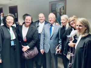 Dominique Attias (FBE), Berta Álvarez (Abogacía Española), Antonio Fraticelli (OIAD), Ibrahim Kaboglu (decano), Hurrem Somnez (Junta Gobierno Colegio Estambul), Barbara Porta (presidenta DDHH CCBE), Sandrine Giroud (decana Ginebra).