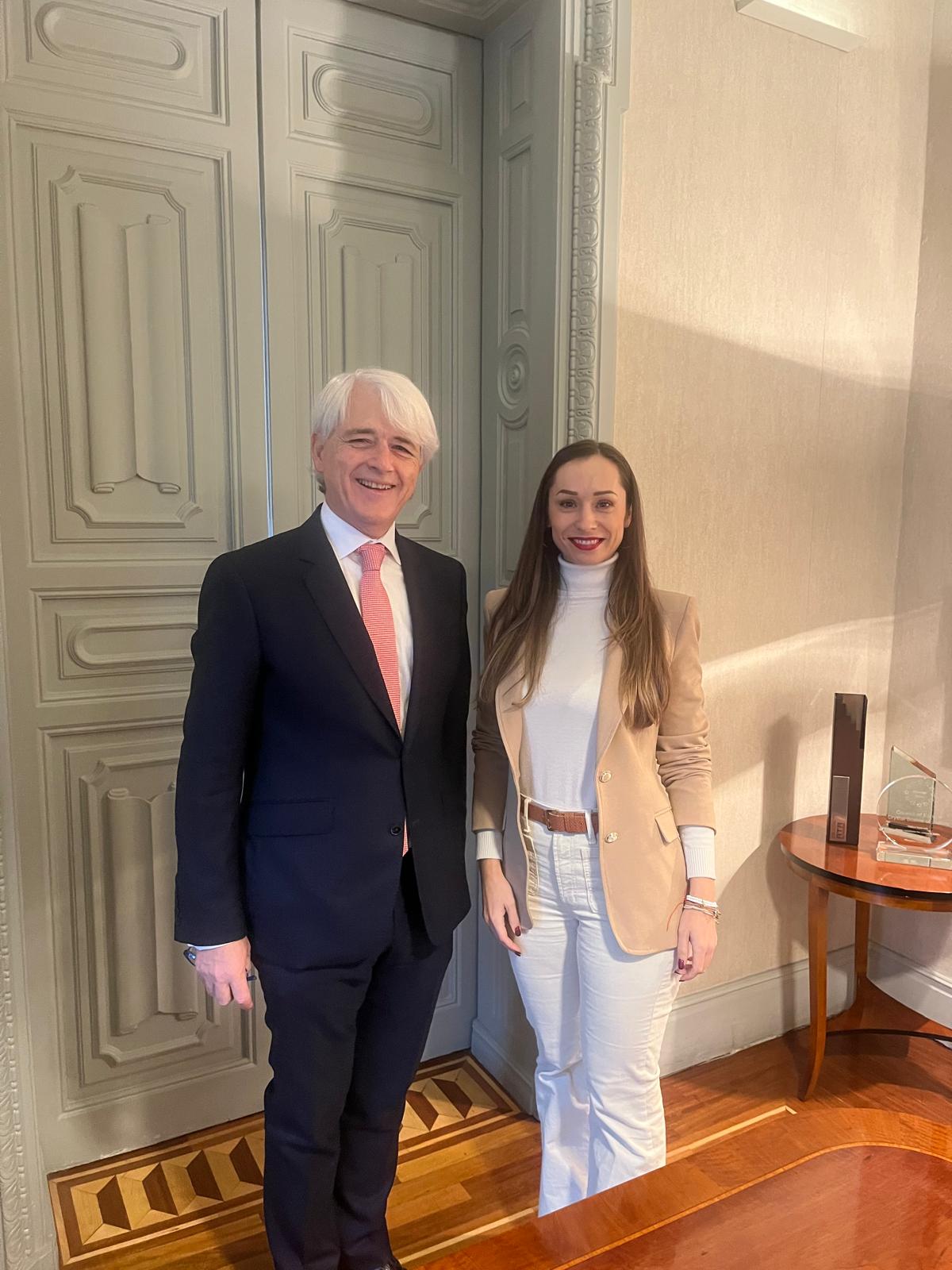 Salvador González, presidente de la Abogacía Española, y Jéssica Peña, directora de Operaciones de Sepín