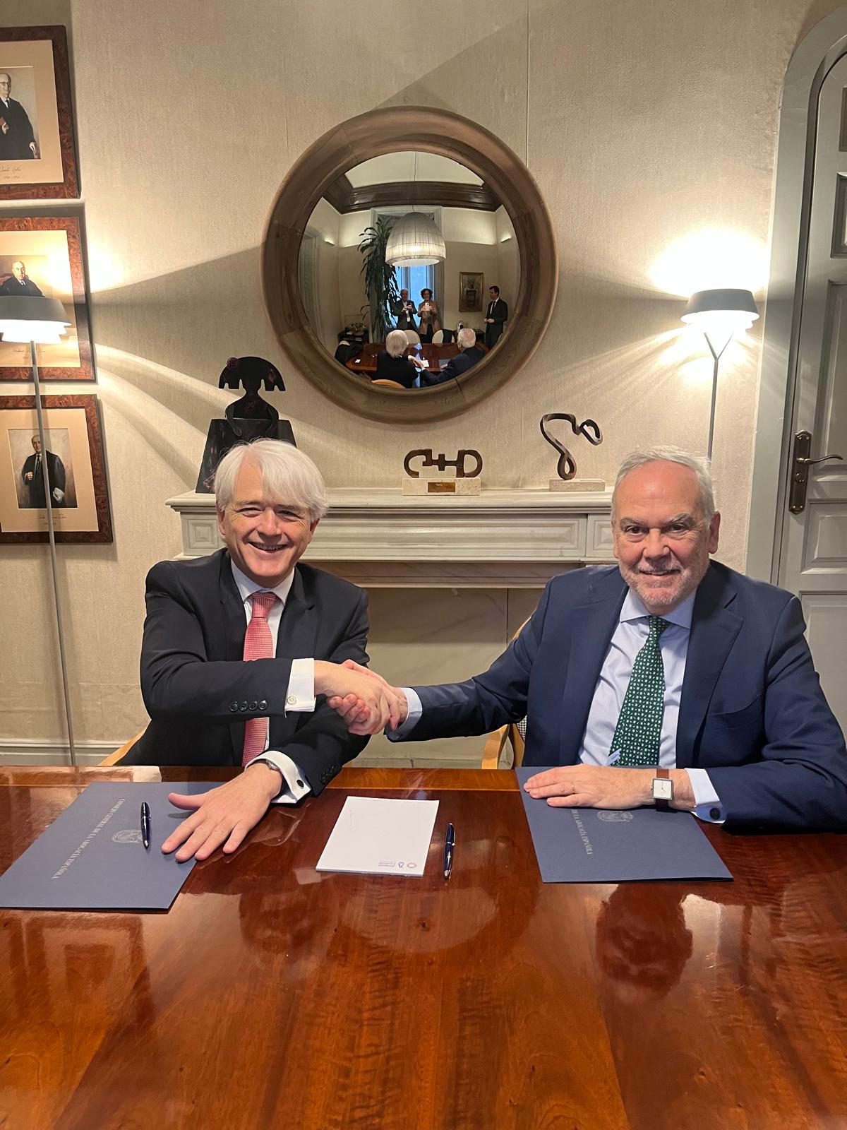 Salvador González, presidente de la Abogacía Española, y Juan Pujol, presidente y consejero delegado de Lefebvre