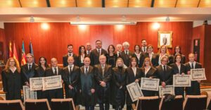 thumbnail-Salvador González participa en la jura de nuevos colegiados en Elche