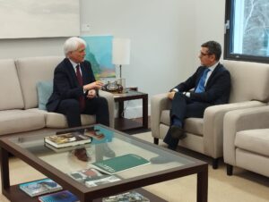 thumbnail-Félix Bolaños se reúne con Salvador González para abordar mejoras en la asistencia jurídica gratuita