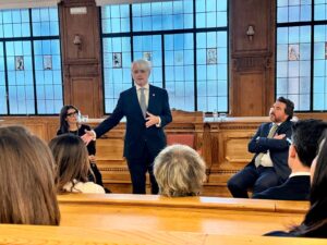 thumbnail-El presidente de Abogacía Española se reúne con los colegiados de Zaragoza