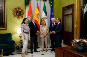 thumbnail-Salvador González se reúne en Granada con los compañeros y compañeras colegiados